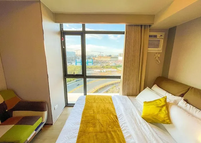 Modern 1br Near Solaire, Okada, Near Airport Apartamento *