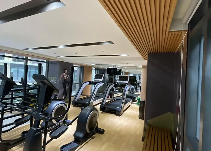Modern 1br Near Solaire, Okada, Near Airport