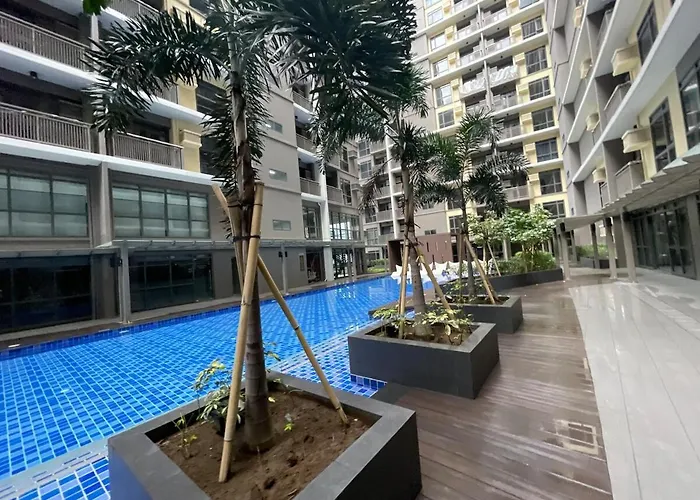 Modern 1br Near Solaire, Okada, Near Airport Apartamento