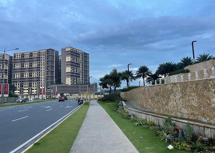Modern 1br Near Solaire, Okada, Near Airport * Manila